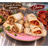 Bifana cu porc destrămat și pâine cu chouriço